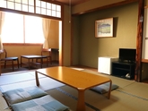 和室8～10畳 2～4名　バスなし／禁煙